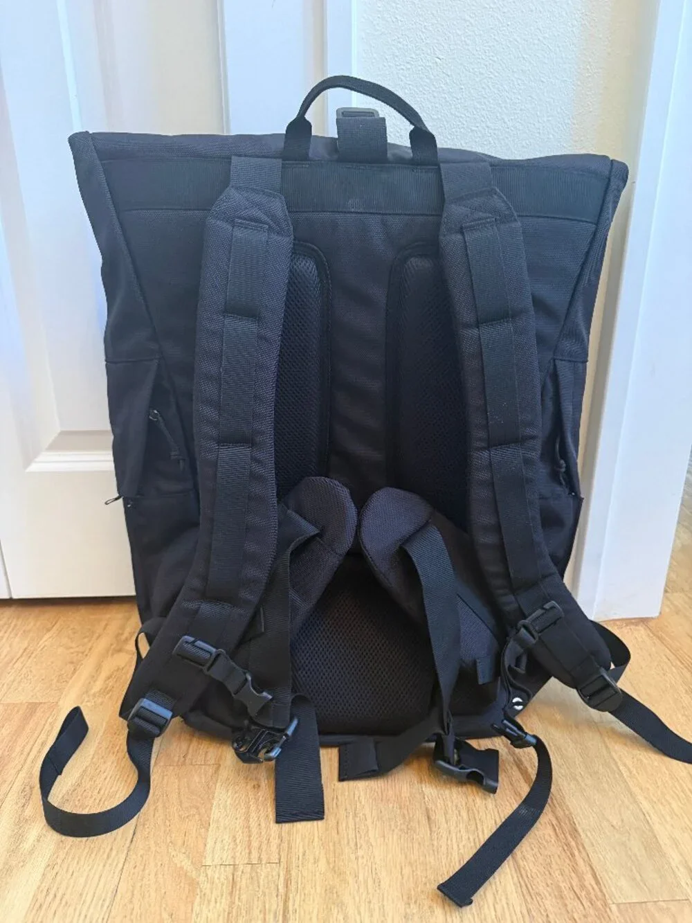 Looptworks Rolltop Backpack is an upcycled commuter bag - Black